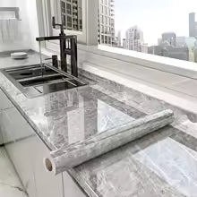 ورق لاصق رخامي للمطبخ – حوّل مطبخك إلى مساحة أنيقة في دقائق!